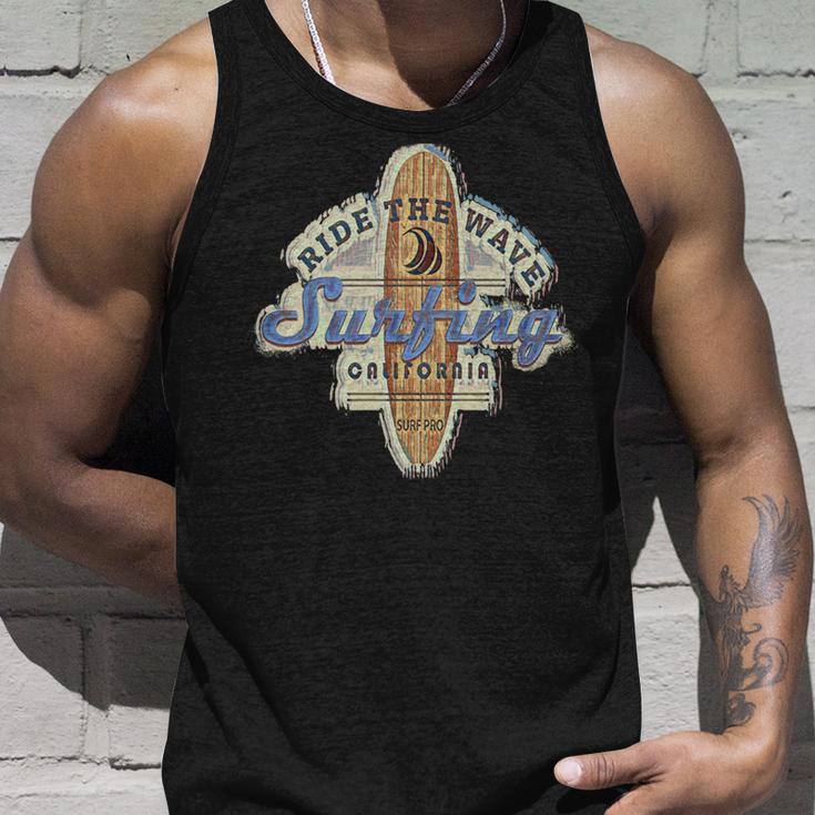 ロングボードサーフボードサーフィンサーファーレトロヴィンテージカリフォルニアusa 長袖tシャツ タンクトップ 彼への贈り物