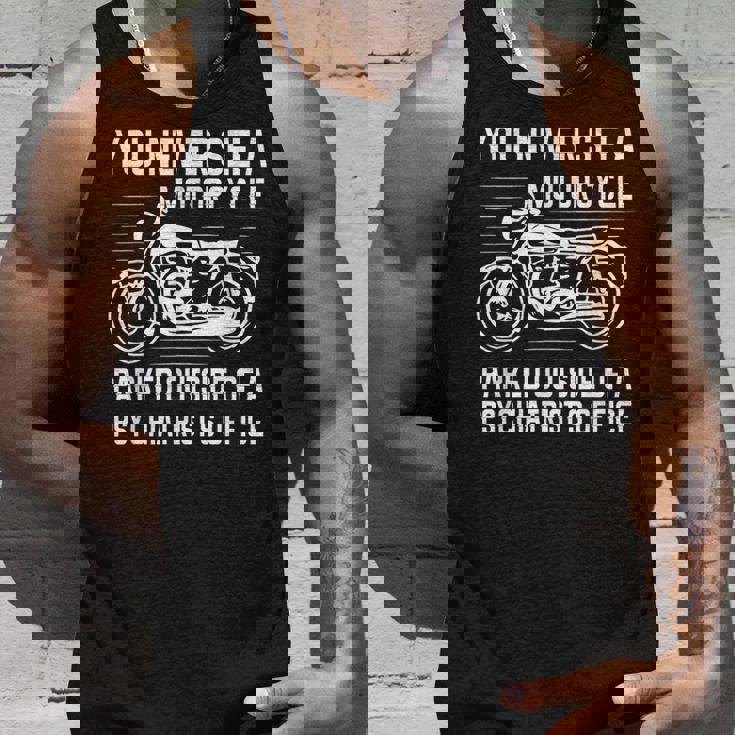 精神科医の外にバイクが停まっているのを見たことはありません タンクトップ 彼への贈り物