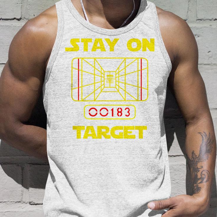 Stay On Target-ディスクゴルフtシャツ タンクトップ 彼への贈り物