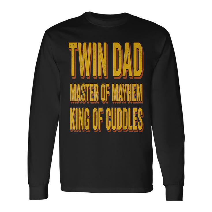 Twin Dad 父の日 ツインダッド メイヘムのマスター 抱きしめる王様 長袖Tシャツ