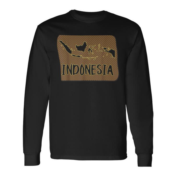 インドネシアの伝統的なバティックパターンの地図。 長袖Tシャツ