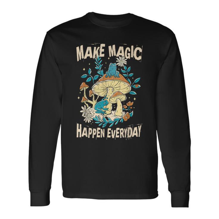カエルとキノコ。毎日魔法を起こしましょう。 長袖Tシャツ