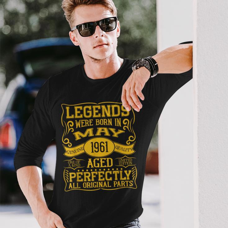 65歳の誕生日伝説は1961年5月に誕生しました。 長袖Tシャツ 彼への贈り物