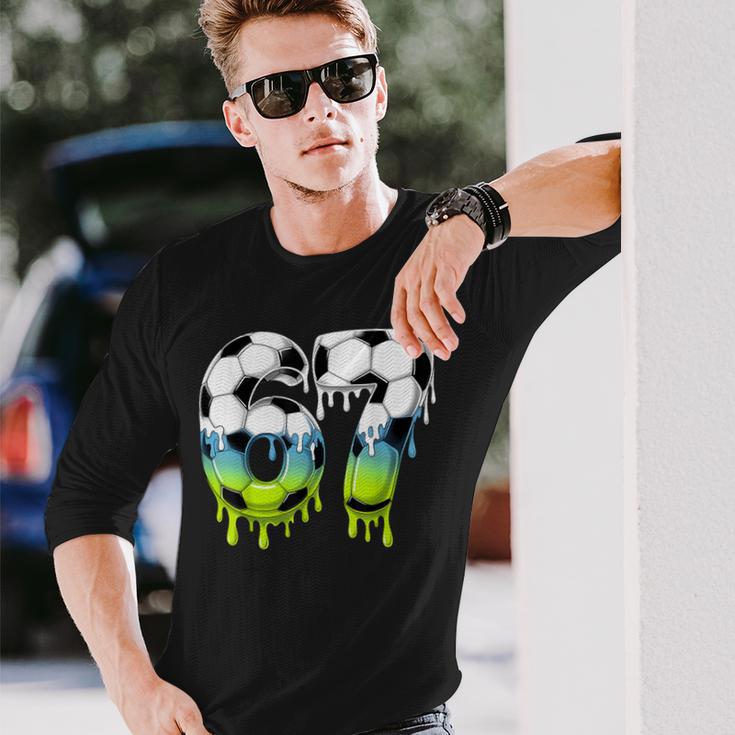 67 サッカーボードリップ シックスセブン サッカーボール ドリップボーイズ ユース サッカー 長袖Tシャツ 彼への贈り物