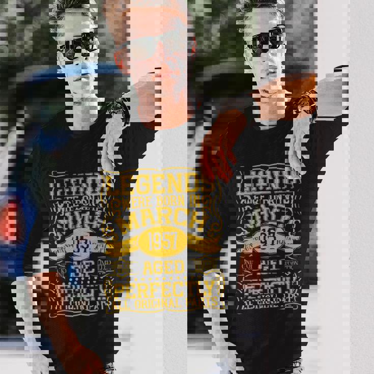 69歳の誕生日伝説は1957年3月に誕生しました。 長袖Tシャツ 彼への贈り物