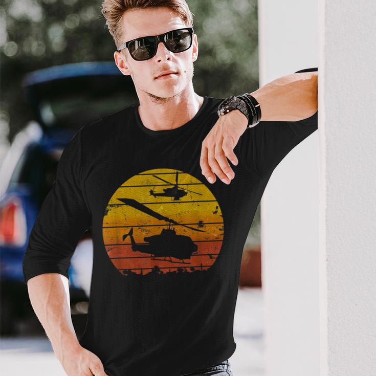 Ah-1Ziper Attack ヘリコプター イラク砂漠 サンライズ ビンテージ 長袖Tシャツ 彼への贈り物