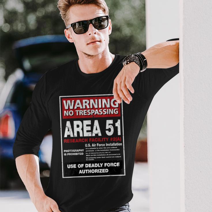 Alien Area 51 警告サイン ラスベガス Nv 長袖Tシャツ 彼への贈り物