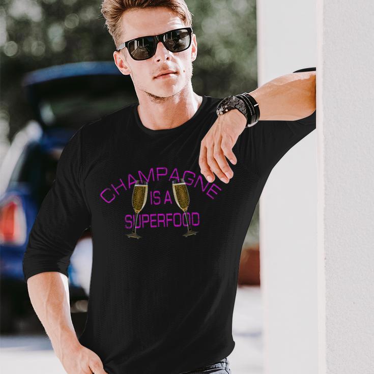 Champagne Is Auperfood シャンパンはスーパーフード ワインパーティー好きにはたまらない 長袖Tシャツ 彼への贈り物