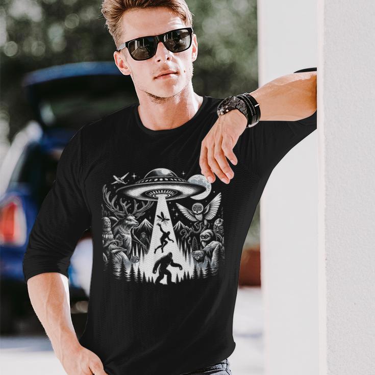 Cryptid Monsters ビッグフット Mothman Dogman Moon Cryptozoology 長袖Tシャツ 彼への贈り物
