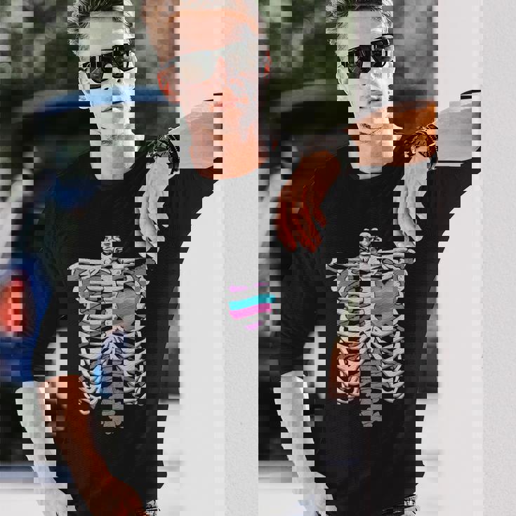 Intersex 心臓骨 誇り 両性的なプライドへのギフト 長袖Tシャツ 彼への贈り物