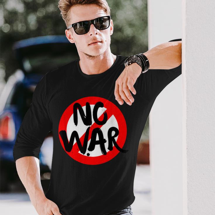 No War、アンチウォーデーストップサイン、スプレーペイント、No War。 長袖Tシャツ 彼への贈り物