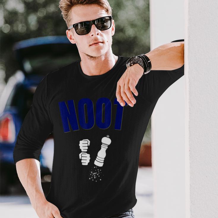 Noot Nootbaar Pepper Grinderヌート たっちゃん ヌートバー ペッパーミル 長袖Tシャツ 彼への贈り物