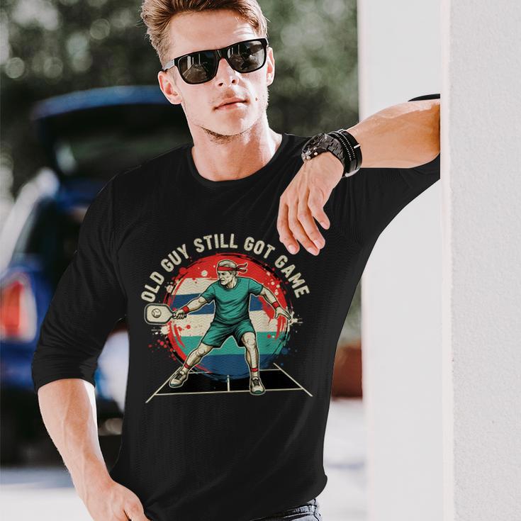 Old Guytill Got Game Pickle Ball メンズ 長袖Tシャツ 彼への贈り物