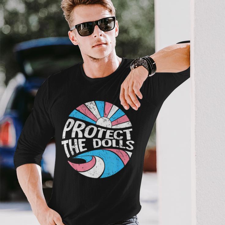 Protect The Dolls、トランスジェンダーlgbt、トランスジェンダーの権利 長袖Tシャツ 彼への贈り物