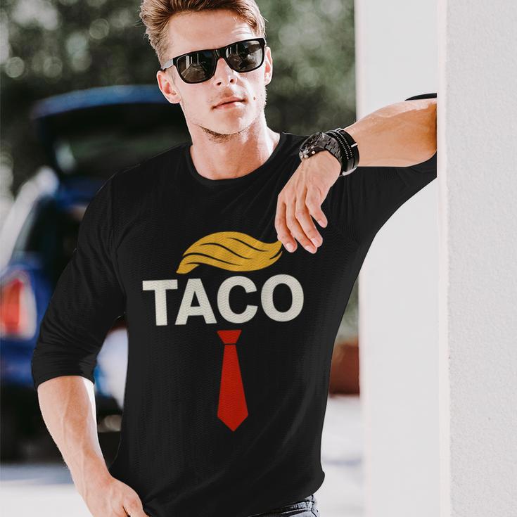 TACO トランプズ・オールウェイズ・チキン・アウト・タコス 長袖Tシャツ 彼への贈り物