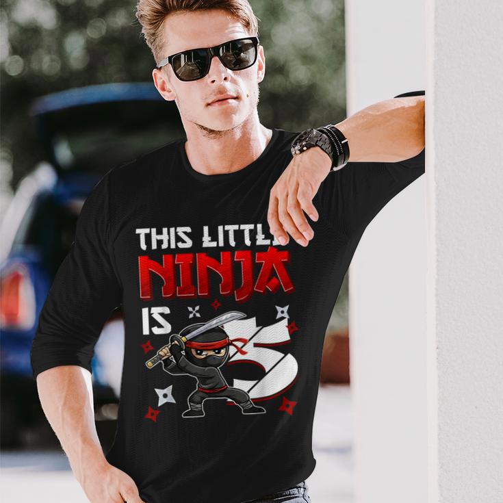 This Little Ninja Is 5歳 5歳の誕生日 忍者 男の子 キッズ 長袖Tシャツ 彼への贈り物
