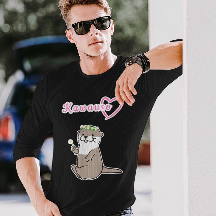 ゆるカワウソさん まるくん『おはなの かんむり』コツメカワウソ かわいい イラスト 長袖Tシャツ 彼への贈り物