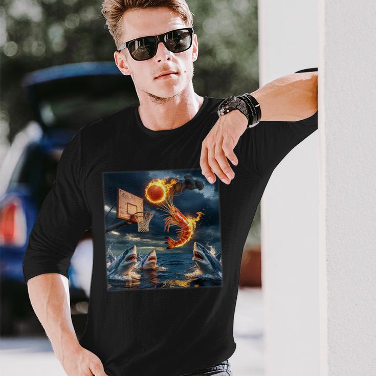 エビダンキングオンシャークファニーフィッシングミーム 長袖Tシャツ 彼への贈り物