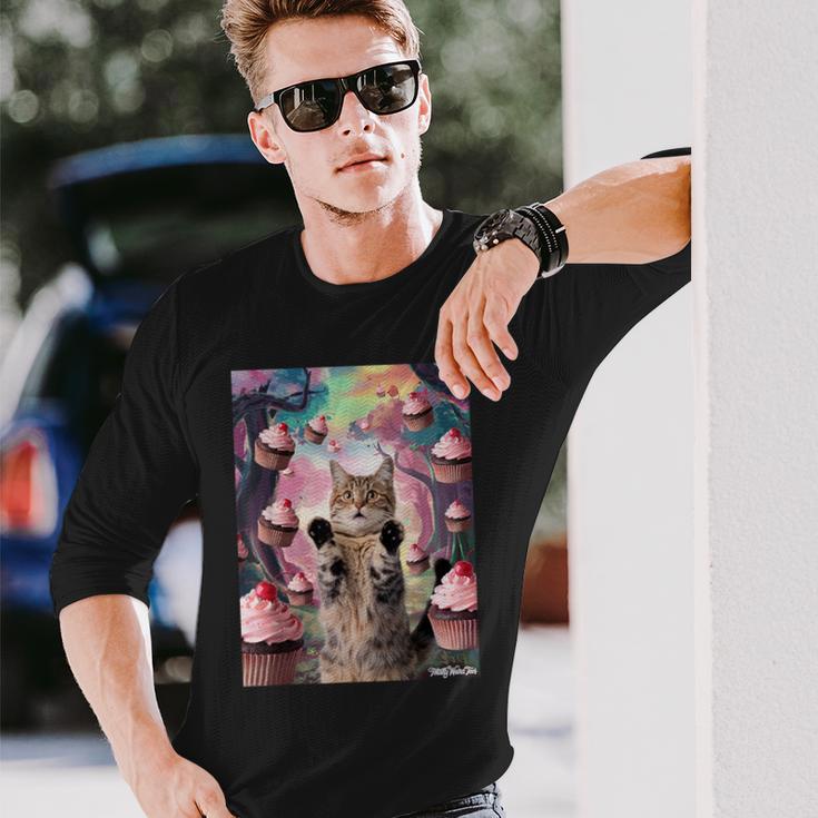 カップケーキの森の猫 長袖Tシャツ 彼への贈り物
