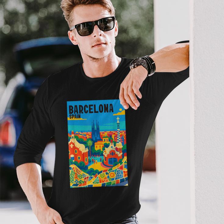 カラフル バルセロナ スペイン ガウディ公園 & サグラダファミリア 旅行 長袖Tシャツ 彼への贈り物