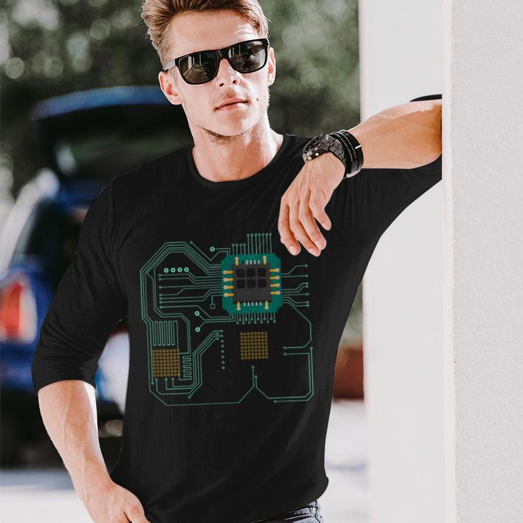 コンピュータープロセッサー、マイクロチップ、テクノロジー 長袖Tシャツ 彼への贈り物