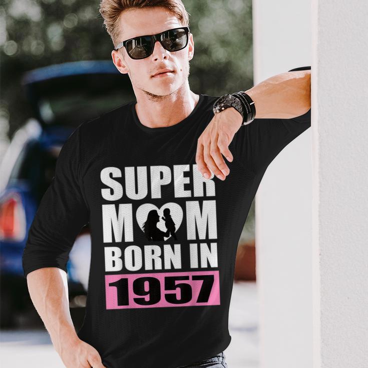 スーパー・ママ 1957年生まれ ママ 誕生日 1957年 誕生日 1957年 長袖Tシャツ 彼への贈り物