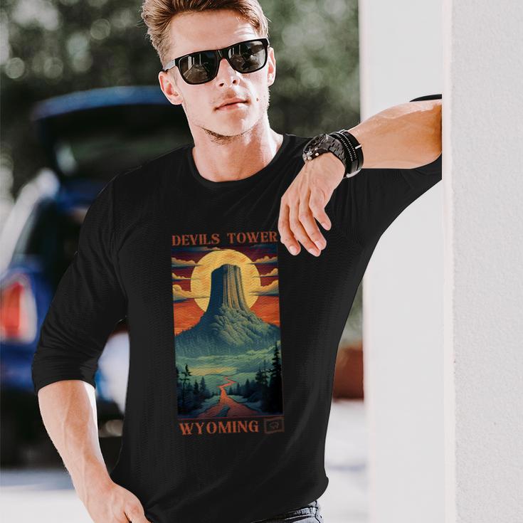 デビルズ タワー モニュメント ワイオミング 長袖Tシャツ 彼への贈り物