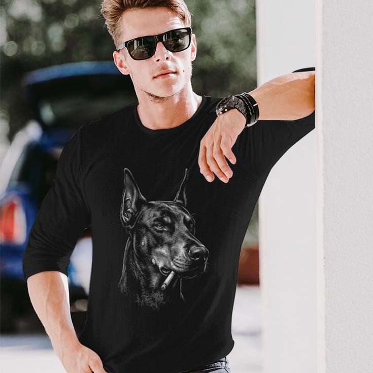 ドーベルマン 喫煙 タバコ 犬 ヴィンテージ ドーベルマン 面白い ミーム 長袖Tシャツ 彼への贈り物