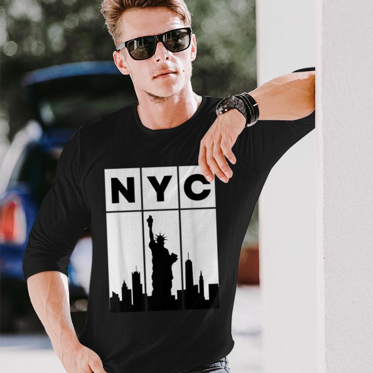ニューヨークシティ Nyc スカイライン エンパイアステートビル 長袖Tシャツ 彼への贈り物