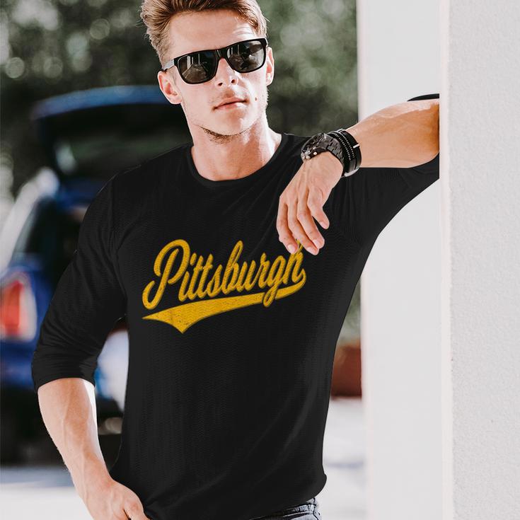 ピッツバーグ バーシティ スクリプト レトロ ヴィンテージ スポーツスタイル 長袖Tシャツ 彼への贈り物