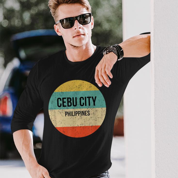 フィリピン・セブ市 長袖Tシャツ 彼への贈り物