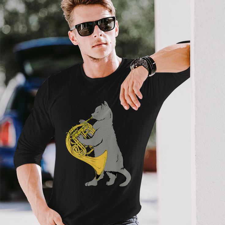 フレンチホルンを弾く猫 クール ミュージシャン オーケストラ 長袖Tシャツ 彼への贈り物