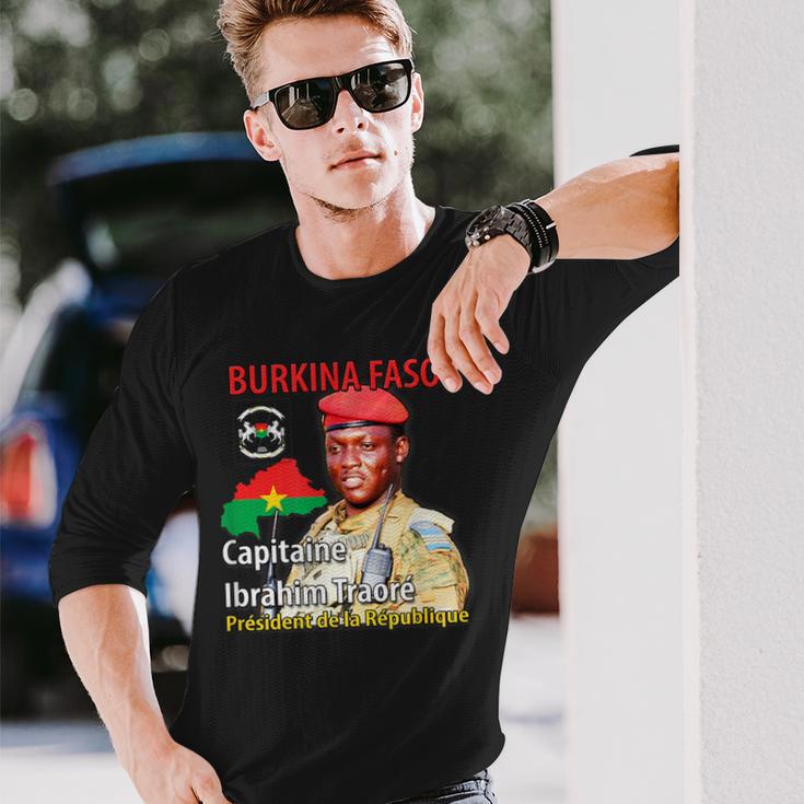 ブルキナファソ キャプテンイブラヒム・トラオレ 大統領 長袖Tシャツ 彼への贈り物