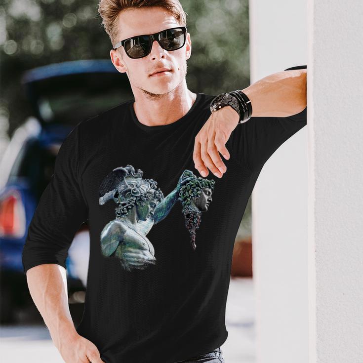 ペルセウスとメデューサ像 長袖Tシャツ 彼への贈り物