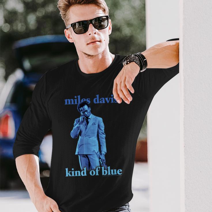 マイルス・デイビスの青い色相の写真 長袖Tシャツ 彼への贈り物
