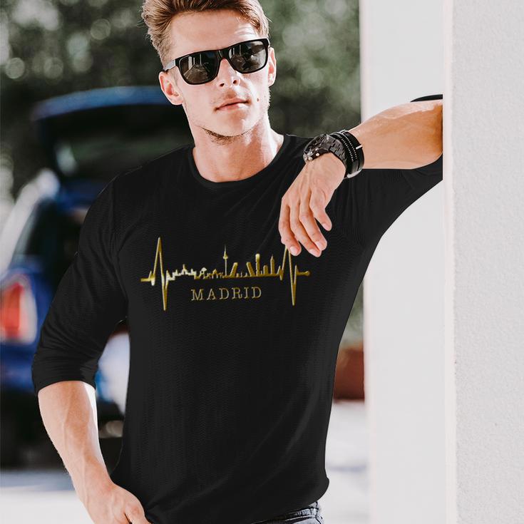 マドリードのスカイライン ハートビート スペインのシルエット I Love Madrid 長袖Tシャツ 彼への贈り物