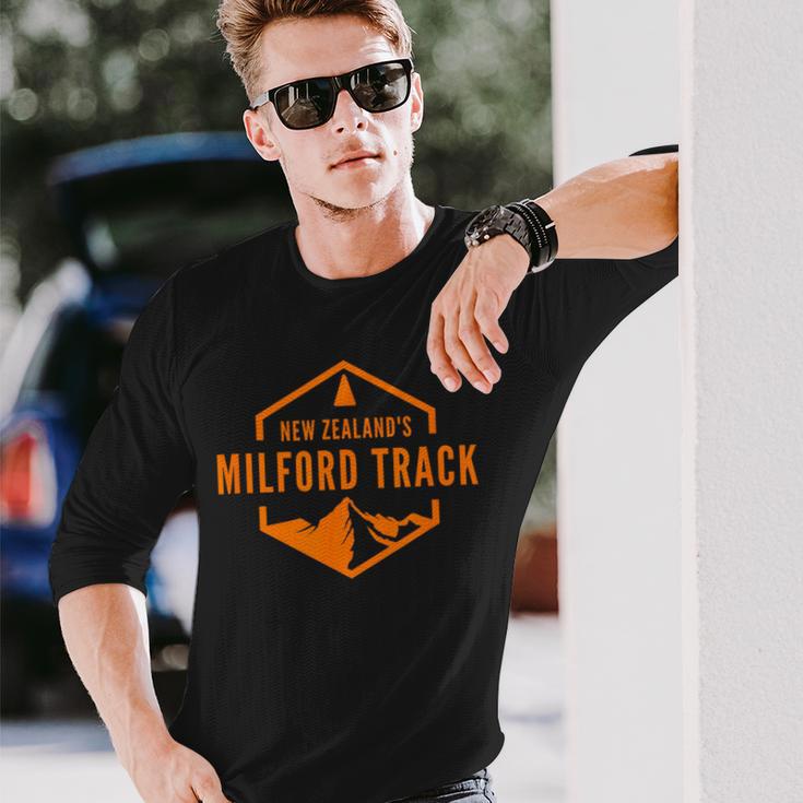 ミルフォードトラック 長袖Tシャツ 彼への贈り物