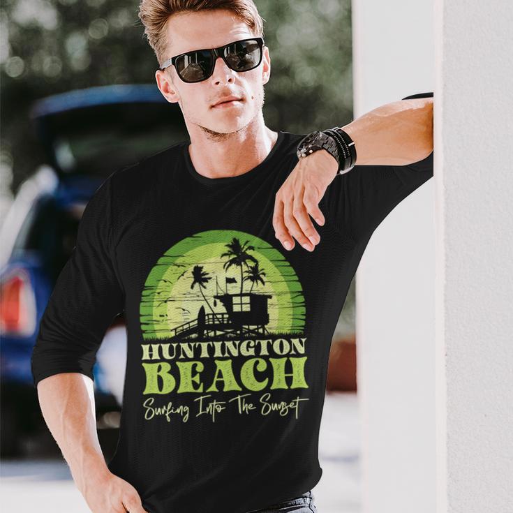 レトロなハンティントンビーチサンセットサーフシーン 長袖tシャツ 長袖Tシャツ 彼への贈り物