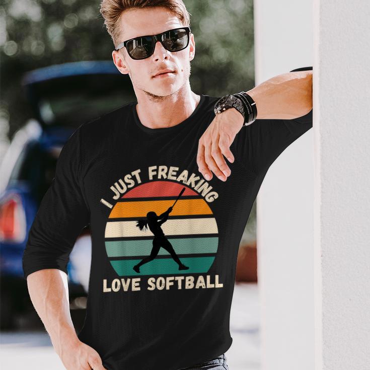 ヴィンテージソフトボール I Just Freaking Love ソフトボール愛好家 長袖Tシャツ 彼への贈り物