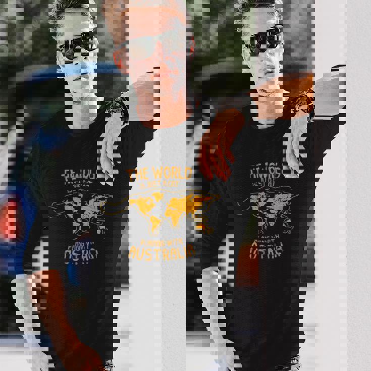 世界はオーストラリア オーストラリアで遊ぶ猫 長袖Tシャツ 彼への贈り物