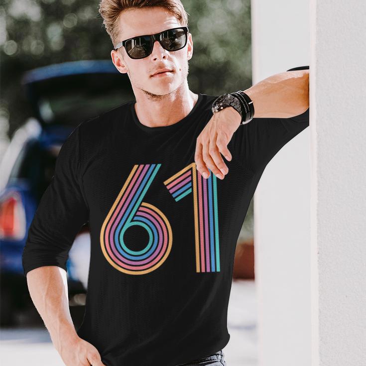 数字 61 61周年記念 男女 61歳の誕生日 長袖Tシャツ 彼への贈り物