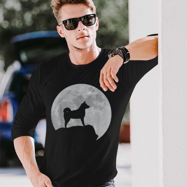 月と犬のシルエット-柴犬 長袖Tシャツ 彼への贈り物