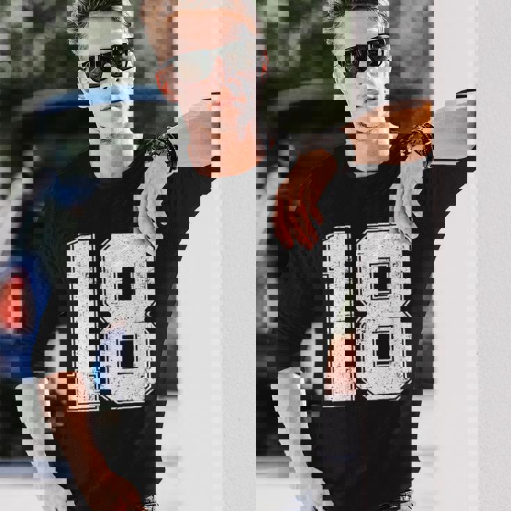 番号18シャツ、番号付き ヴィンテージ 18歳の誕生日 長袖Tシャツ 彼への贈り物