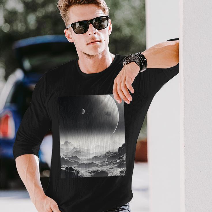 白黒写真 火星月&宇宙写真 長袖Tシャツ 彼への贈り物