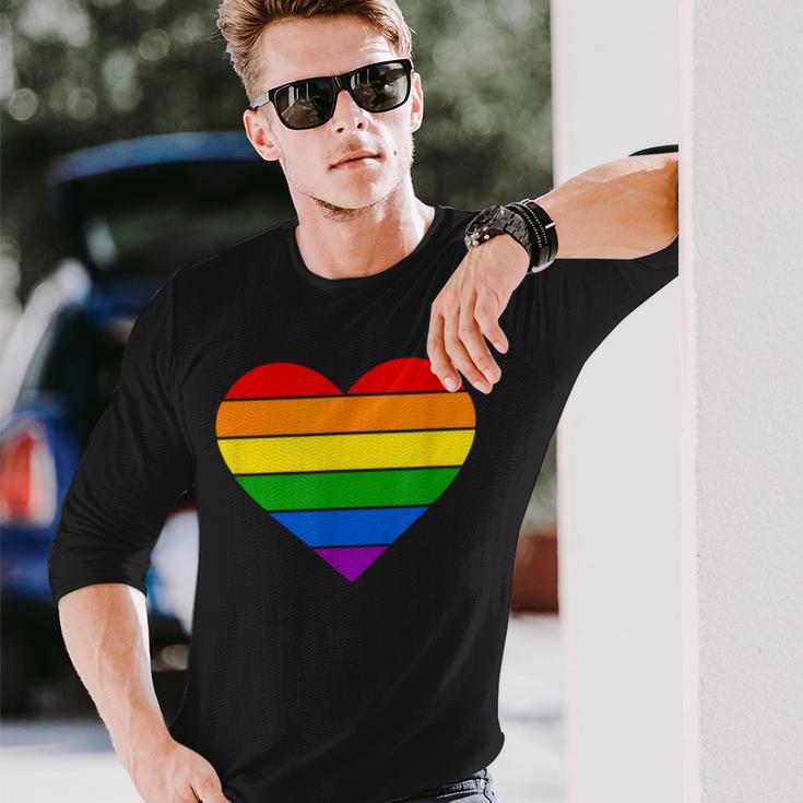 虹 ハート Lgtbq 虹色 虹色の旗 カラフル 長袖Tシャツ 彼への贈り物