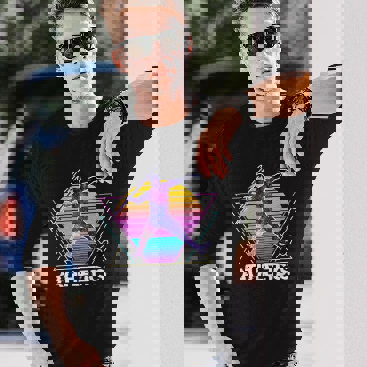 陸上競技 やり投げ スポーツ レトロ ヴィンテージaporwave 90 年代 長袖Tシャツ 彼への贈り物