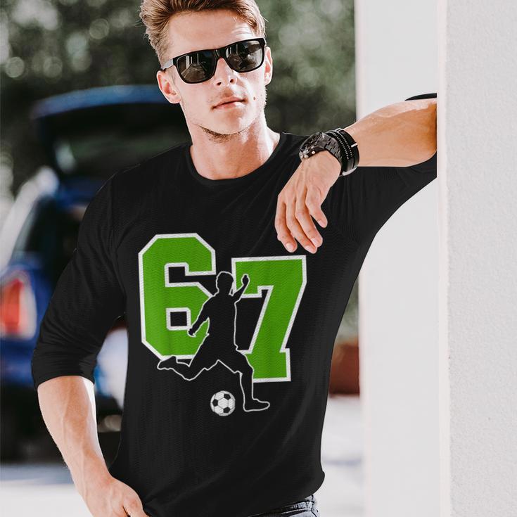 面白い67サッカー選手シックスセブンサッカースポーツチーム 長袖Tシャツ 彼への贈り物