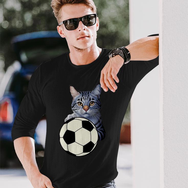 面白い猫サッカーボールグラフィック子猫のスポーツ愛好家のコスチューム 長袖Tシャツ 彼への贈り物