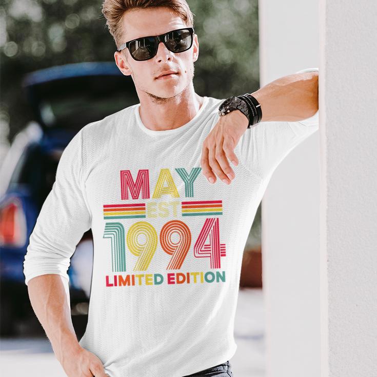 On Back レトロ 5月 Est 1994 誕生日 32歳 32歳 長袖Tシャツ 彼への贈り物