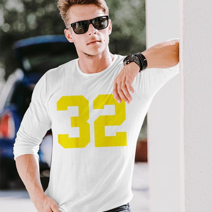 イエローナンバー32 背面 スポーツチーム ジャージ番号 長袖Tシャツ 彼への贈り物